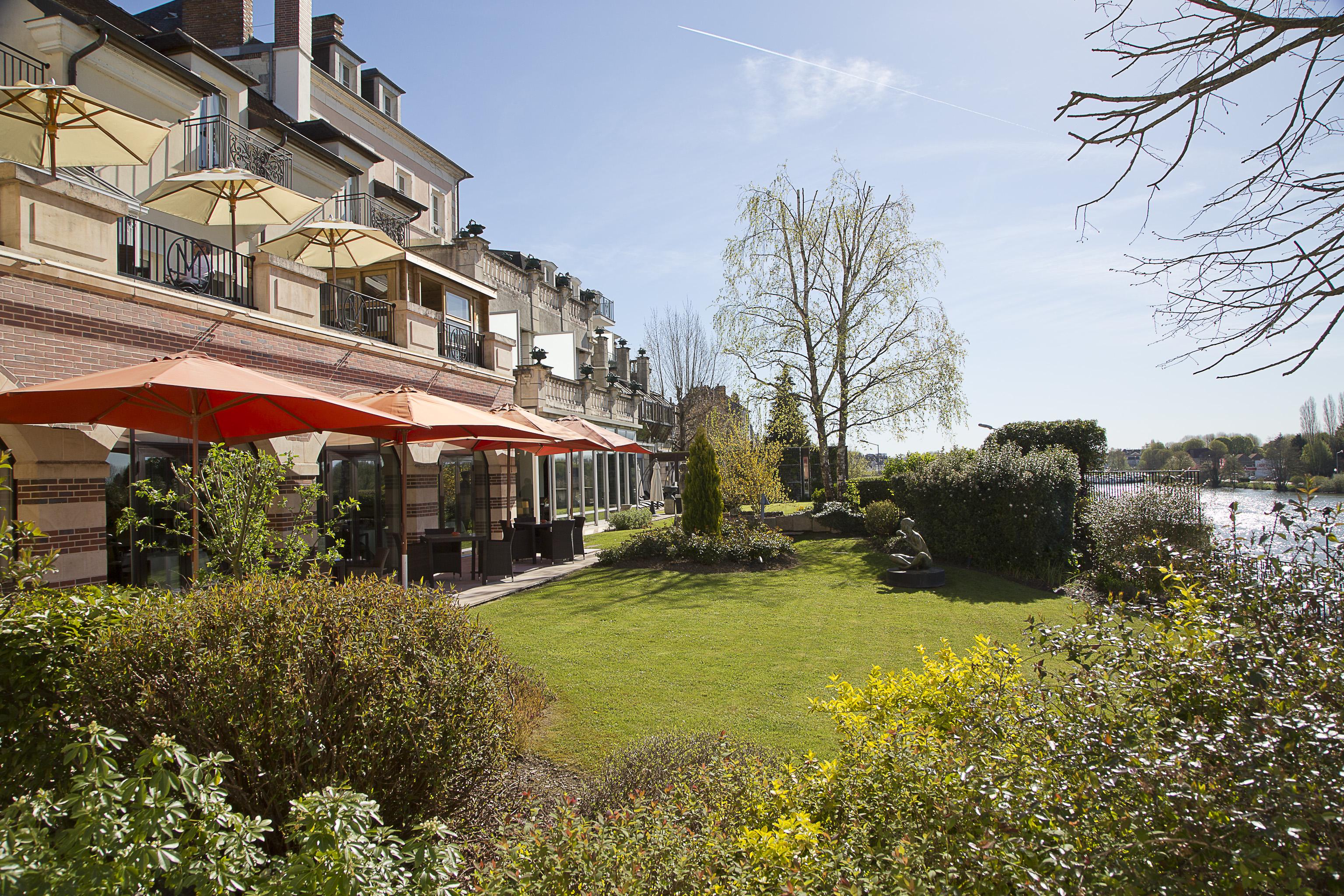 Hotel La Cote Saint Jacques Joigny Esterno foto